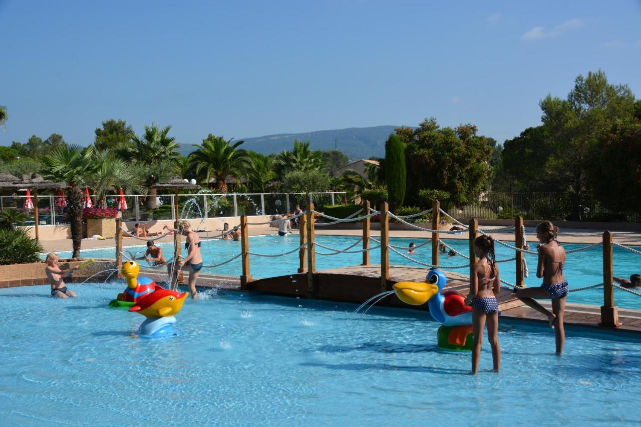 3 Bedroom Chalets Camping Lei Suves - Joycasa Roquebrune-sur-Argens Exterior foto