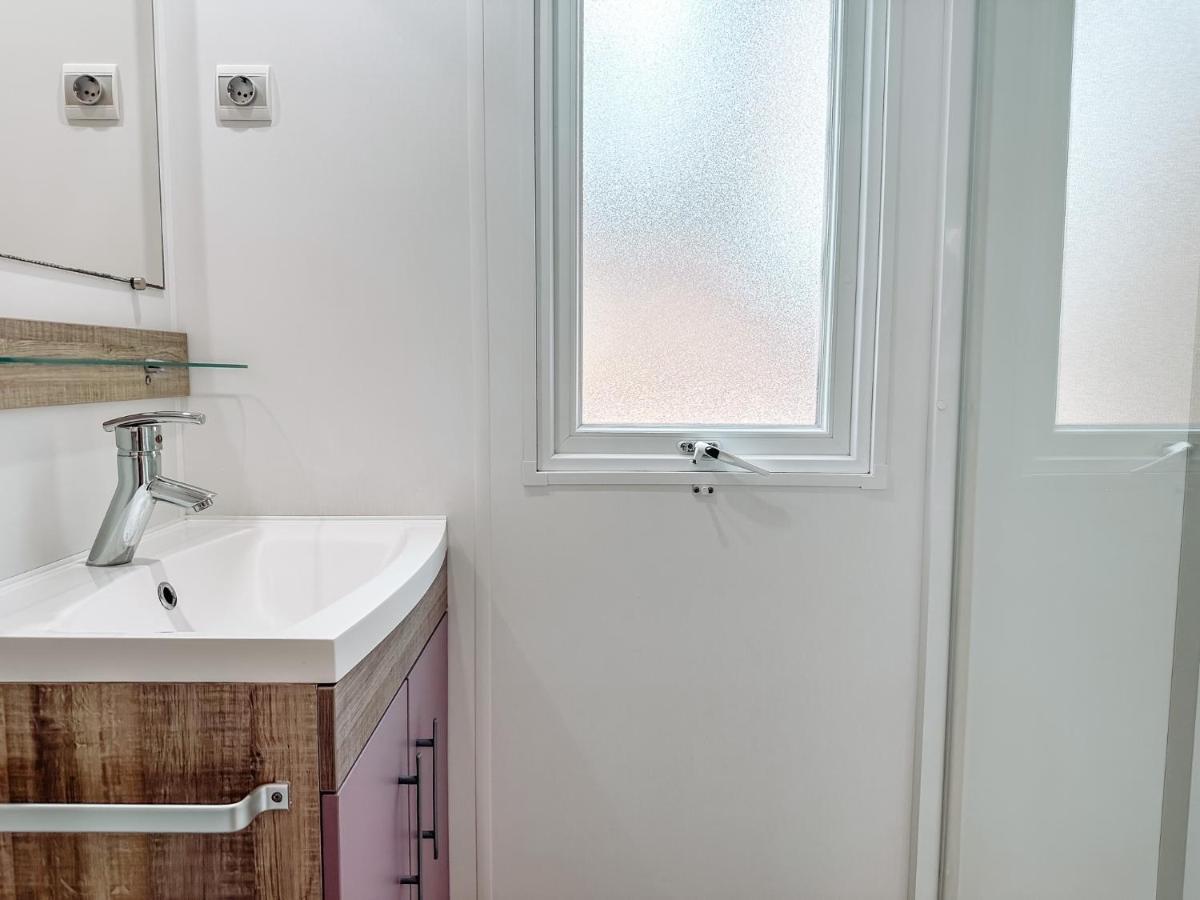 3 Bedroom Chalets Camping Lei Suves - Joycasa Roquebrune-sur-Argens Exterior foto